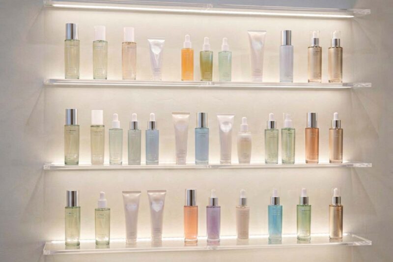 cosmetics & beauty retail